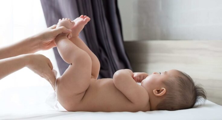 How to Clean Baby Bottom