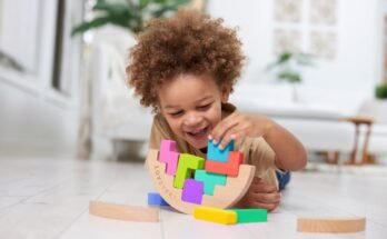 How to Support Newborn Problem-Solving Skills