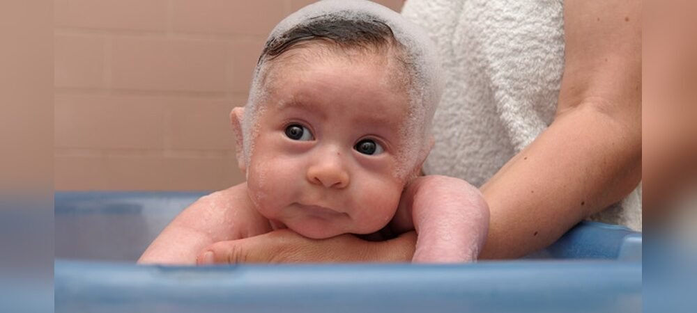 How to Wash Baby Hair