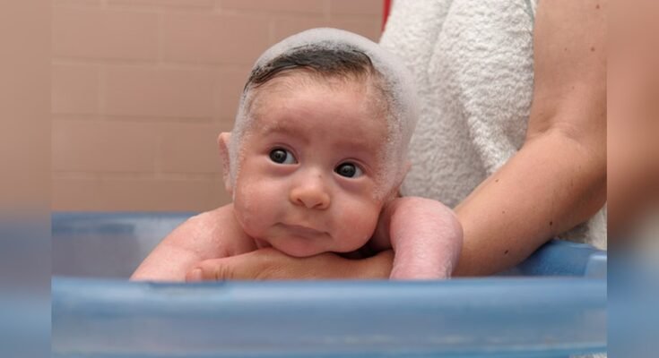 How to Wash Baby Hair