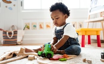 What are Safe Ways to Encourage Independent Play in Newborn