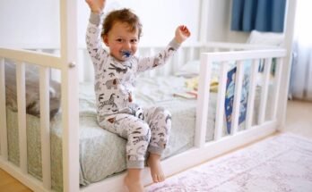 When Should I Transition My Baby from Crib to Bed?
