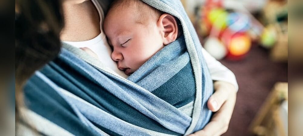 Does Using a Baby Carrier Help Baby Bonding