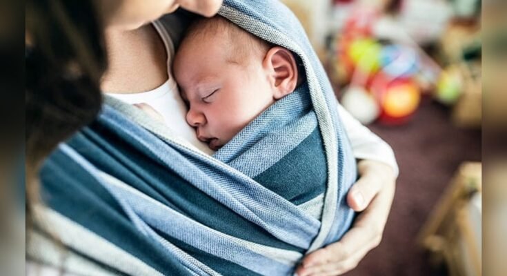 Does Using a Baby Carrier Help Baby Bonding